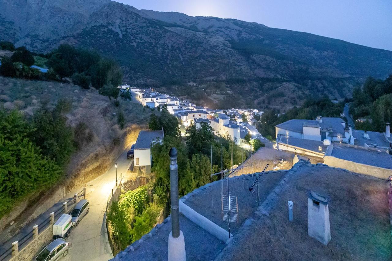Casa Rural El Fuerte De Atabuey Trevelez Bagian luar foto
