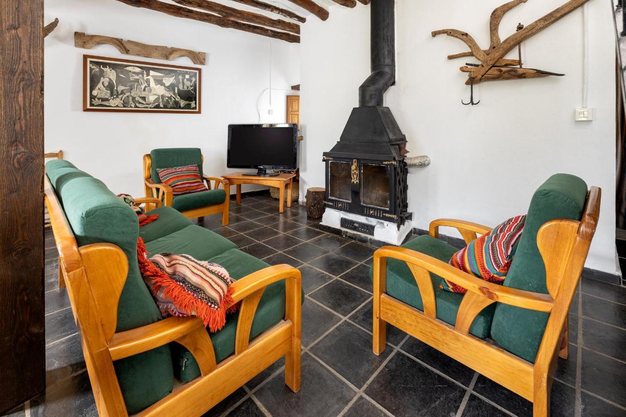 Casa Rural El Fuerte De Atabuey Trevelez Bagian luar foto