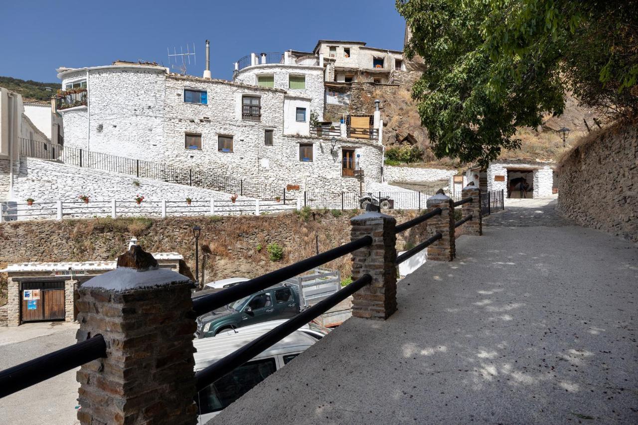 Casa Rural El Fuerte De Atabuey Trevelez Bagian luar foto