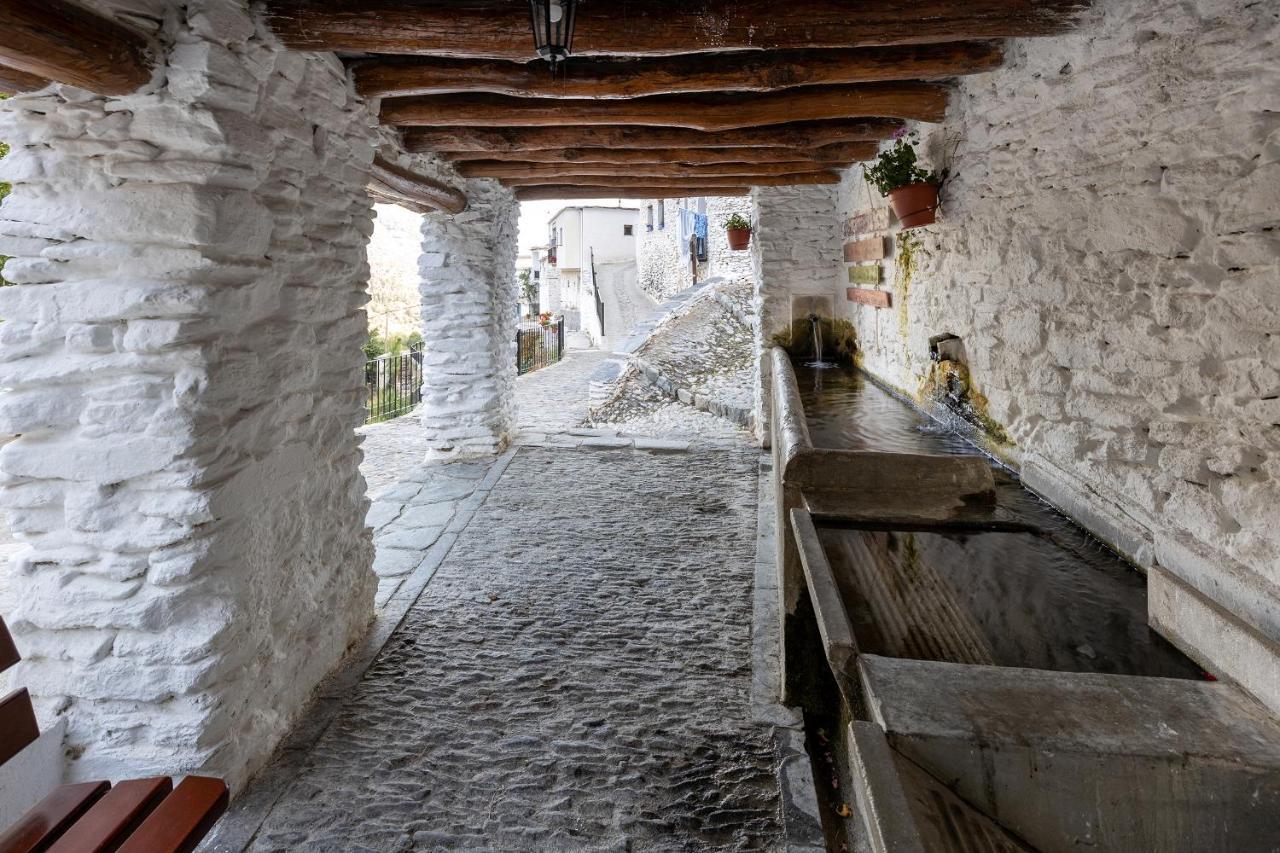 Casa Rural El Fuerte De Atabuey Trevelez Bagian luar foto