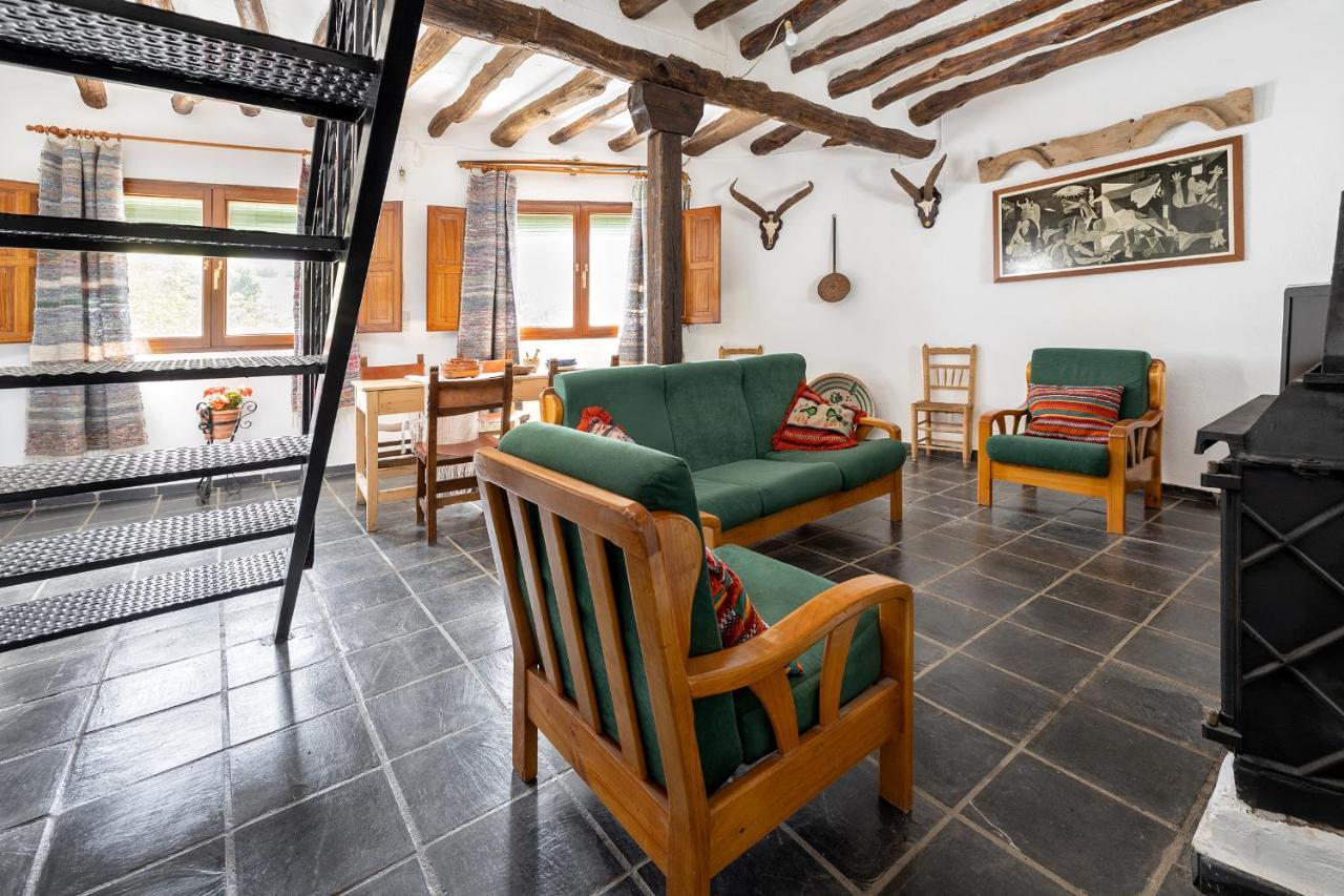 Casa Rural El Fuerte De Atabuey Trevelez Bagian luar foto