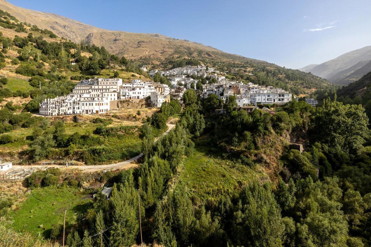 Casa Rural El Fuerte De Atabuey Trevelez Bagian luar foto